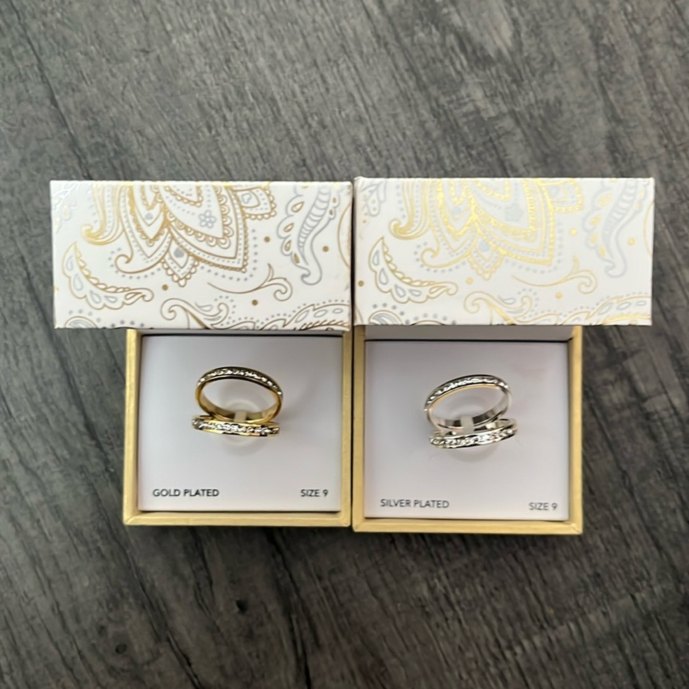 4 Rings -2 Silver & 2 Gold